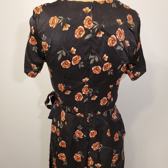 🌼Host Pick🌼Xhilaration Black Satin Jumpsuit XS - Picture 4 of 8